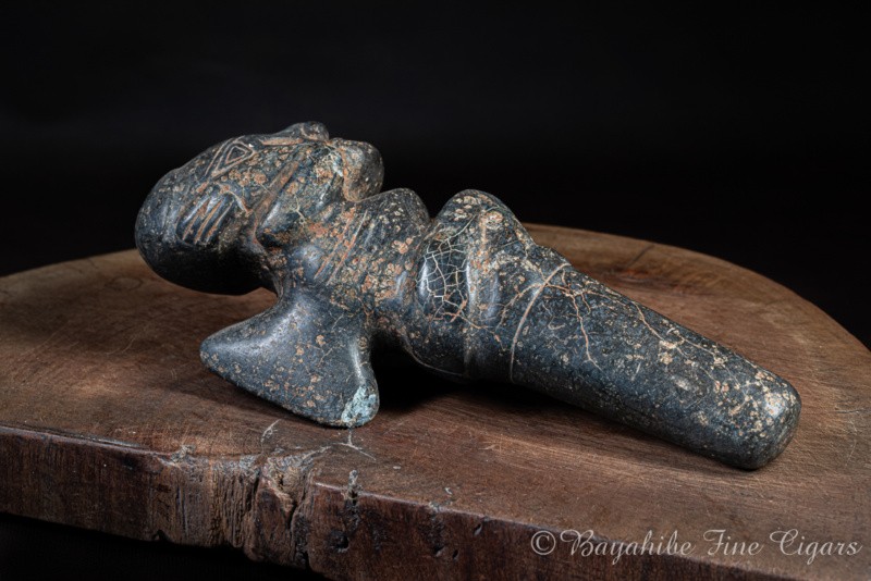 Dark elongated Taíno-Stück Nr. 291